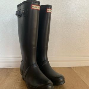 Hunter Rain Boots Womens size US 7 black tall